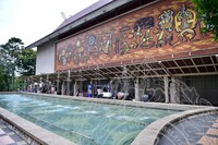 THE SUNBURST MARKETPLACE