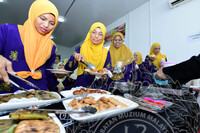 LAWATAN KEUSAHAWANAN KE TISH'S FOOD (PUSPANITA)