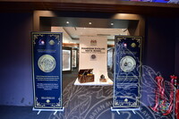 PANEL BY PANEL PAMERAN EVOLUSI MATAWANG