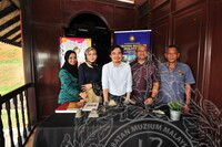 PROGRAM TANYA KURATOR DUIT TAMPANG KOLEKSI DI MUZIUM LUKUT