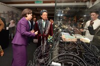 PERASMIAN PAMERAN KAZAKSTAN GOLDEN MAN