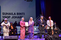 MAJLIS ANUGERAH PERKHIDMATAN CEMERLANG 2019 SEKTOR KEBUDAYAAN PERINGKAT ZON TENGAH KEMENTERIAN PELANCONGAN SENI DAN BUDAYA MALAYSIA DI ISTANA BUDAYA