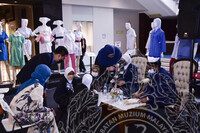 BICARA PAMERAN EVOLUSI BAJU SERAGAM JURURAWAT