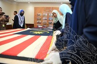 GAMBAR BENDERA PERTAMA ( PROSES KERJA)