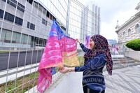 BENGKEL IKAT & CELUP EKSPRESI WARNA JALUR GEMILANG DI MUZIUM TEKSTIL