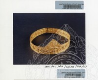 PAMERAN PERHIASAN PAKAIAN KEPALA