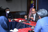 LAWATAN & PERBINCANGAN BAGI TUJUAN PENAMBAHBAIKKAN PENGURUSAN DAN PENGISIAN DALAMAN MUZIUM DI BAWAH KELOLAAN YAYASAN WARISAN JOHOR