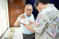 MESYUARAT IDENTIFIKASI KOLEKSI SERAMIK WHITEWARE (QINGBAI)