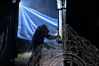 PEMANTAUAN DAN DOKUMENTASI KERJA SANDBLASTING LOKOMOTIF WAP 531.01 DI MUZIUM NEGARA