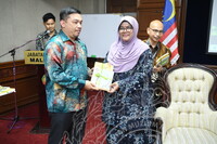 BICARA KURATOR SIRI 1/2025 WARISAN SENIBINA MELAYU:  PEMULIHARAAN BERINOVASI DAN EVOLUSI REKA BENTUK