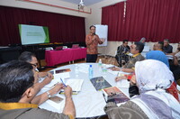 KURSUS MENGENAL SENJATA BERKINSKRIPSI OLEH TENGKU AHMAD RIDHUADIN