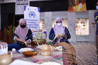 PROGRAM MEMORI RAMADAN DAN SYAWAL MUZIUM NEGARA, DEMO MENGANYAM KETUPAT