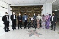 KUNJUNGAN MESRA KE JMM SERTA PERBINCANGAN MENGENAI PERUNDANGAN  DAN AKTA PERNUBUHAN MUZIUM DENGAN LEMBAGA TABUNG HAJI DI BILIK PERSIDANGAN