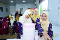 LAWATAN KEUSAHAWANAN KE TISH'S FOOD (PUSPANITA)