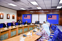 LAWATAN PENANDA ARAS & PERBINCANGAN MOU PROGRAM IJAZAH SARJANA MUDA SASTERA SEJARAH GUNAAN BERSAMA UUM & JMM