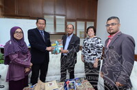 KUNJUNGAN HORMAT PENGARAH JABATAN MUZIUM SABAH DAN TAKLIMAT PENGANJURAN SEMPENA SAMBUTAN HMA BERSAMA KP JMM