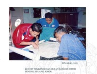 PENYELIDIKAN SURVEI ARKEOLOGI PERTUKAAN DAN EXPLORASI AWAL KOTA PURBA, LINGGIU, KOTA TINGGI JOHOR, PADA 04.08.2005,