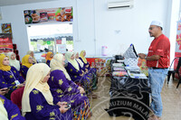 LAWATAN KEUSAHAWANAN KE TISH'S FOOD (PUSPANITA)