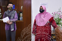 MAJLIS PERSARAAN PUAN ZALEHA BINTI TASRIB DIHADAPAN BILIK DATO KP