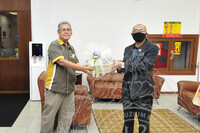 MALIS PERSARAAN CLOCK OUT EN MOHAMMAD BIN KAMAL