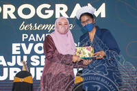 Program Bersempena Pameran Evolusi Baju Seragam Jururawat