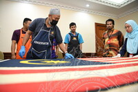 GAMBAR BENDERA PERTAMA ( PROSES KERJA)