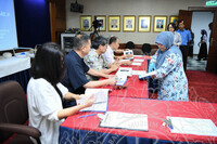 MESYUARAT IDENTIFIKASI KOLEKSI SERAMIK WHITEWARE (QINGBAI)