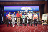 SAMBUTAN 60 TAHUN MUZIUM NEGARA - MALAYSIA BOOK OF RECORD MOST OKU STUDENT MAKING HANDCRAFT FROM RECYCLE MATERIAL