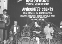 PAMERAN BAU AFRODIT PUNCA KEHARUMAN