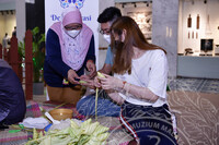 PROGRAM MEMORI RAMADAN DAN SYAWAL MUZIUM NEGARA, DEMO MENGANYAM KETUPAT