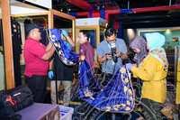 MENGAMBIL GAMBAR UNTUK PEMBUBARAN PAMERAN RAJA KITA