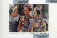 PAMERAN PERHIASAN PAKAIAN KEPALA