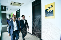 KUNJUNGAN HORMAT YBHG KETUA PENGARAH JMM KEPADA KETUA PEGAWAI EKSEKUTIF FINAS