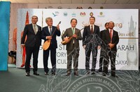 PERASMIAN PAMERAN KAZAKSTAN GOLDEN MAN