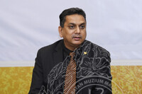 PERASMIAN PAMERAN DUNIA NAGA ; MITOS DAN LAGENDA LESTARIKAN MARTABAT SENI DAN WARISAN NEGARA