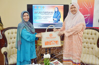 BICARA ATAS TALIAN  (BAJU KURUNG) BUSANA SEPANJANG ZAMAN