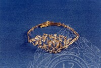 Perhiasan Diri Gelang Tangan