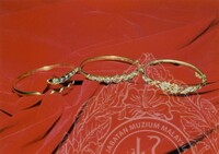 Perhiasan Diri Gelang Tangan