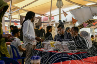 THE SUNBURST MARKETPLACE