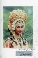 PAMERAN PERHIASAN PAKAIAN KEPALA