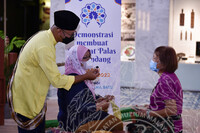 PROGRAM MEMORI RAMADAN DAN SYAWAL MUZIUM NEGARA, DEMO MENGANYAM KETUPAT