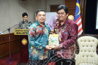 BICARA KURATOR SIRI 1/2025 WARISAN SENIBINA MELAYU:  PEMULIHARAAN BERINOVASI DAN EVOLUSI REKA BENTUK