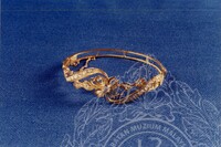 Perhiasan Diri Gelang Tangan