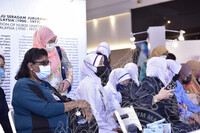 BICARA PAMERAN EVOLUSI BAJU SERAGAM JURURAWAT