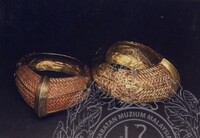 Perhiasan Diri Gelang Tangan