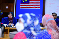 LAWATAN PENSYARAH DARI KOLEJ PENGAJIAN SENI KREATIF UiTM SHAH ALAM KE GALERI MUZIK