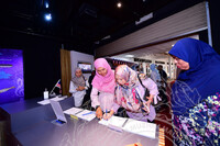 LAWATAN PENSYARAH DARI KOLEJ PENGAJIAN SENI KREATIF UiTM SHAH ALAM KE GALERI MUZIK