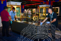 MENGAMBIL GAMBAR UNTUK PEMBUBARAN PAMERAN RAJA KITA