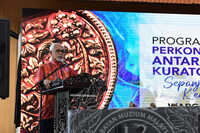 PROGRAM PERKONGSIAN ILMU ANTARA PESARA DAN KURATOR BAHARU JMM BERTEMAKAN SEPANJANG JALAN KENANGAN WARGA CAPING MUZIUM NEGARA