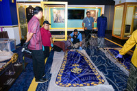 MENGAMBIL GAMBAR UNTUK PEMBUBARAN PAMERAN RAJA KITA